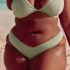 Bas de bikini Cheekiest à jambes hautes et côtes