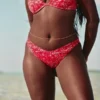 Bas de bikini Cheekiest à jambes hautes et côtes