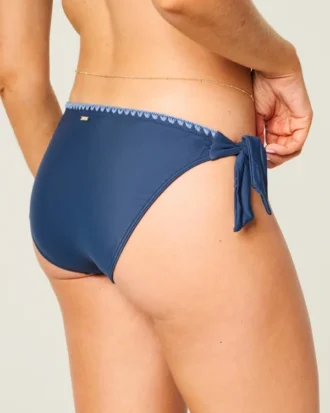 Bas de bikini à nouer sur les côtés et à coutures apparentes