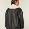 Blouson aviateur en simili cuir avec col en sherpa Blouson aviateur en simili cuir avec col en sherpa