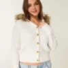 Cardigan à capuche et bordure en fausse fourrure Cardigan à capuche et bordure en fausse fourrure