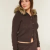 Cardigan à capuche et bordure en fausse fourrure Cardigan à capuche et bordure en fausse fourrure