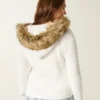Cardigan à capuche et bordure en fausse fourrure Cardigan à capuche et bordure en fausse fourrure