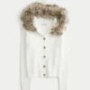 Cardigan à capuche et bordure en fausse fourrure Cardigan à capuche et bordure en fausse fourrure
