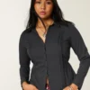 Chemise boutonnée avec empiècement en dentelle Chemise boutonnée avec empiècement en dentelle