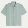 Chemise courte à manches courtes et broderies Chemise courte à manches courtes et broderies
