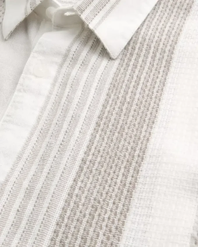 Chemise courte à manches courtes et rayures texturées