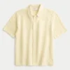 Chemise-pull à manches courtes et coupe carrée Chemise-pull à manches courtes et coupe carrée