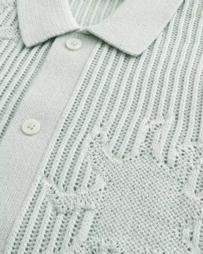 Chemise-pull à manches courtes et coupe carrée Chemise-pull à manches courtes et coupe carrée