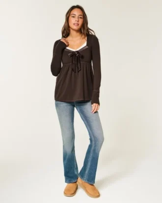 Collection Holiday Vault Top babydoll en maille satinée facile à nouer sur le devant