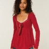 Collection Holiday Vault Top babydoll en maille satinée facile à nouer sur le devant Collection Holiday Vault Top babydoll en maille satinée facile à nouer sur le devant