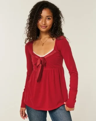 Collection Holiday Vault Top babydoll en maille satinée facile à nouer sur le devant