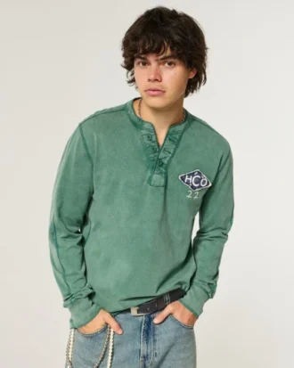 Graphisme Holiday Vault Release Logo Henley