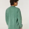 Graphisme Holiday Vault Release Logo Henley