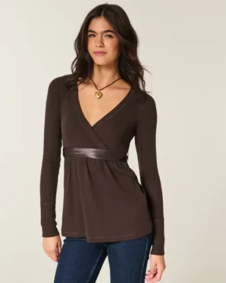 Haut babydoll à manches longues et devant croisé