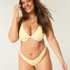 Haut de bikini plongeant à armatures et côtes Haut de bikini plongeant à armatures et côtes