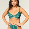 Haut de bikini plongeant à armatures pour femmes rondes Haut de bikini plongeant à armatures pour femmes rondes