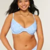 Haut de bikini plongeant à armatures pour femmes rondes Haut de bikini plongeant à armatures pour femmes rondes