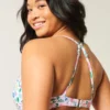 Haut de bikini plongeant à armatures pour femmes rondes Haut de bikini plongeant à armatures pour femmes rondes