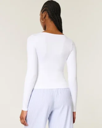 Haut à encolure carrée en tissu extensible et sans coutures