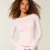 Haut à manches longues sans coutures et encolure en V Haut à manches longues sans coutures et encolure en V