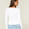 Haut à manches longues sans coutures et encolure en V Haut à manches longues sans coutures et encolure en V