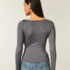 Haut à manches longues sans coutures et encolure en V Haut à manches longues sans coutures et encolure en V