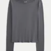 Haut à manches longues sans coutures et encolure en V Haut à manches longues sans coutures et encolure en V