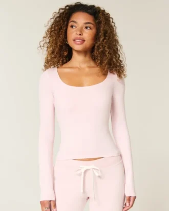 Haut sans coutures à encolure dégagée