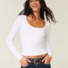 Haut sans coutures à encolure dégagée Haut sans coutures à encolure dégagée