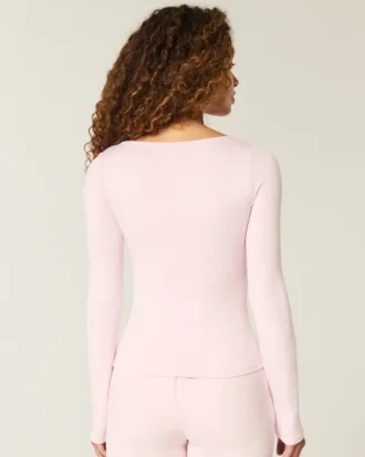 Haut sans coutures à encolure dégagée