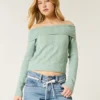 Hollister Pull confortable à épaules dénudées et mailles bouclées Hollister Pull confortable à épaules dénudées et mailles bouclées