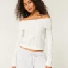 Hollister Pull confortable à épaules dénudées et mailles bouclées Hollister Pull confortable à épaules dénudées et mailles bouclées