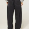 Jean baggy skater délavé noir avec motif dragon Jean baggy skater délavé noir avec motif dragon