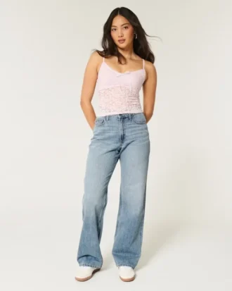 Jean baggy taille haute à lavage moyen et coupes courbes