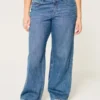 Jean baggy taille mi-haute, coupe ample, délavage moyen Jean baggy taille mi-haute, coupe ample, délavage moyen