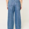 Jean baggy taille mi-haute, coupe ample, délavage moyen Jean baggy taille mi-haute, coupe ample, délavage moyen