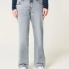 Jean droit décontracté taille basse, délavage moyen Jean droit décontracté taille basse, délavage moyen