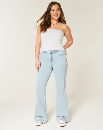 Jean flare taille haute délavé clair avec broderie en forme de cœur