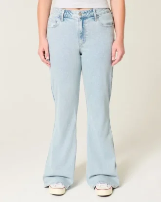 Jean flare taille haute délavé clair avec broderie en forme de cœur