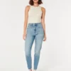 Jean mom ultra taille haute, coupe moyenne, pour les courbes généreuses Jean mom ultra taille haute, coupe moyenne, pour les courbes généreuses