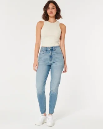 Jean mom ultra taille haute, coupe moyenne, pour les courbes généreuses Jean mom ultra taille haute, coupe moyenne, pour les courbes généreuses