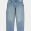 Jean peintre baggy à poche arrière brodée et délavage clair Jean peintre baggy à poche arrière brodée et délavage clair
