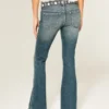 Jean évasé taille ultra basse avec ceinture brodée, délavage moyen Jean évasé taille ultra basse avec ceinture brodée, délavage moyen
