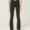 Leggings à taille enveloppante et jambes bootcut Gilly Hicks Active Recharge Leggings à taille enveloppante et jambes bootcut Gilly Hicks Active Recharge