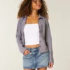 Mini-jupe-short en denim avec poche brodée en forme d’étoile Mini-jupe-short en denim avec poche brodée en forme d’étoile