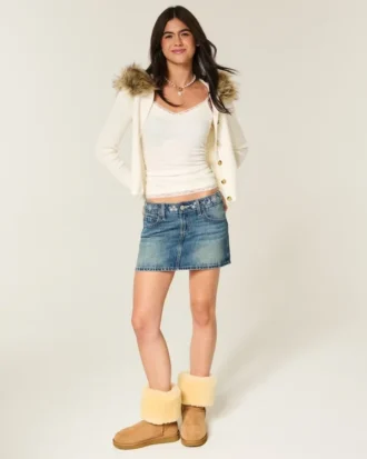 Mini-jupe-short en denim brodé taille basse