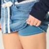 Mini-jupe-short en denim à lacets en dentelle Mini-jupe-short en denim à lacets en dentelle