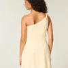 Mini-robe asymétrique en lin mélangé Mini-robe asymétrique en lin mélangé