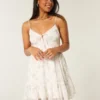 Mini-robe asymétrique en mousseline Mini-robe asymétrique en mousseline
